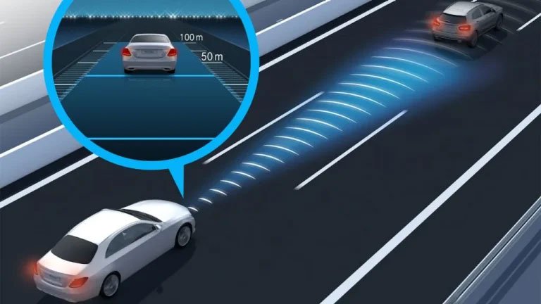 Hệ thống hỗ trợ giữ khoảng cách chủ động DISTRONIC