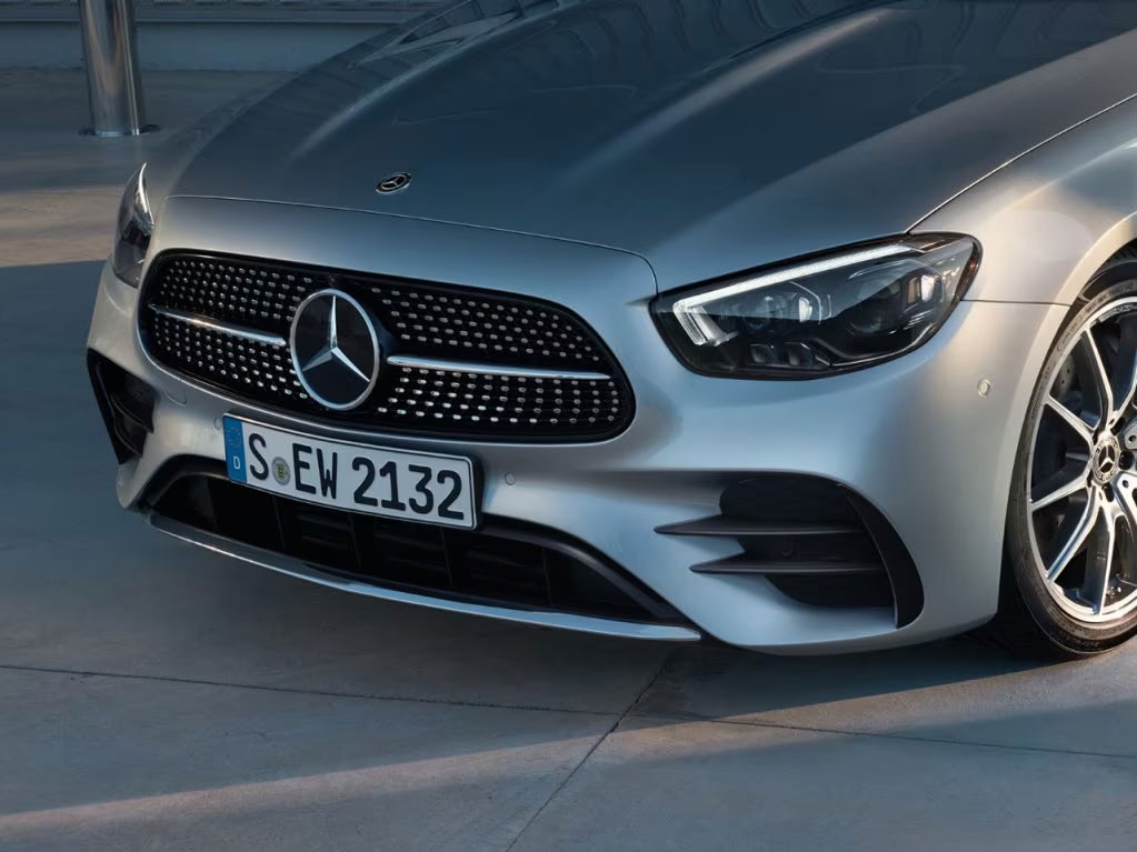 Phần đầu xe năng động